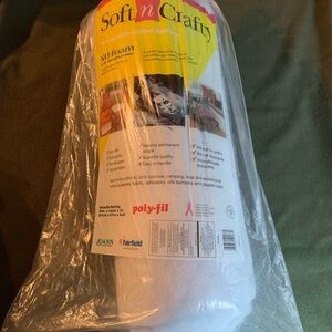 Fairfield Soft n Crafty NU-Foam densified batting.
24” x 5’ 1”.